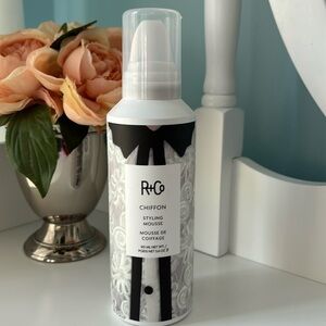 R+Co Chiffon Styling Mousse